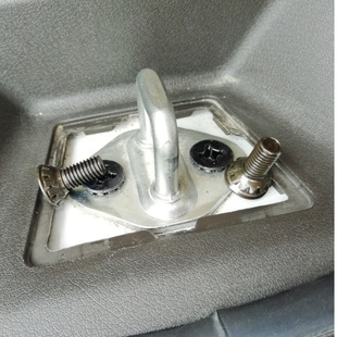 原装五菱荣光 宏光 宏光S 6390 尾门 中门锁扣螺丝 车门锁扣螺丝