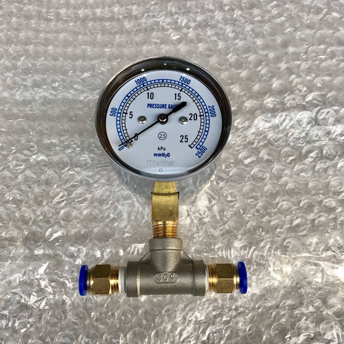 微压气压表 带三通 带pu气管用快插接头 25kpa 表径65mm 接头可选