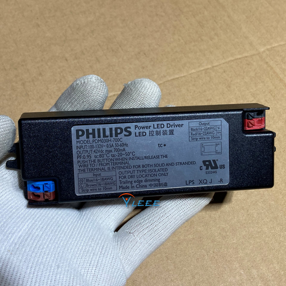 Power LED Driver PDA030B-700C-R 出42VDC 700mA 输入90-132V