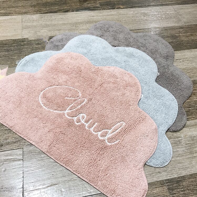 包邮字母云朵造型短毛卫