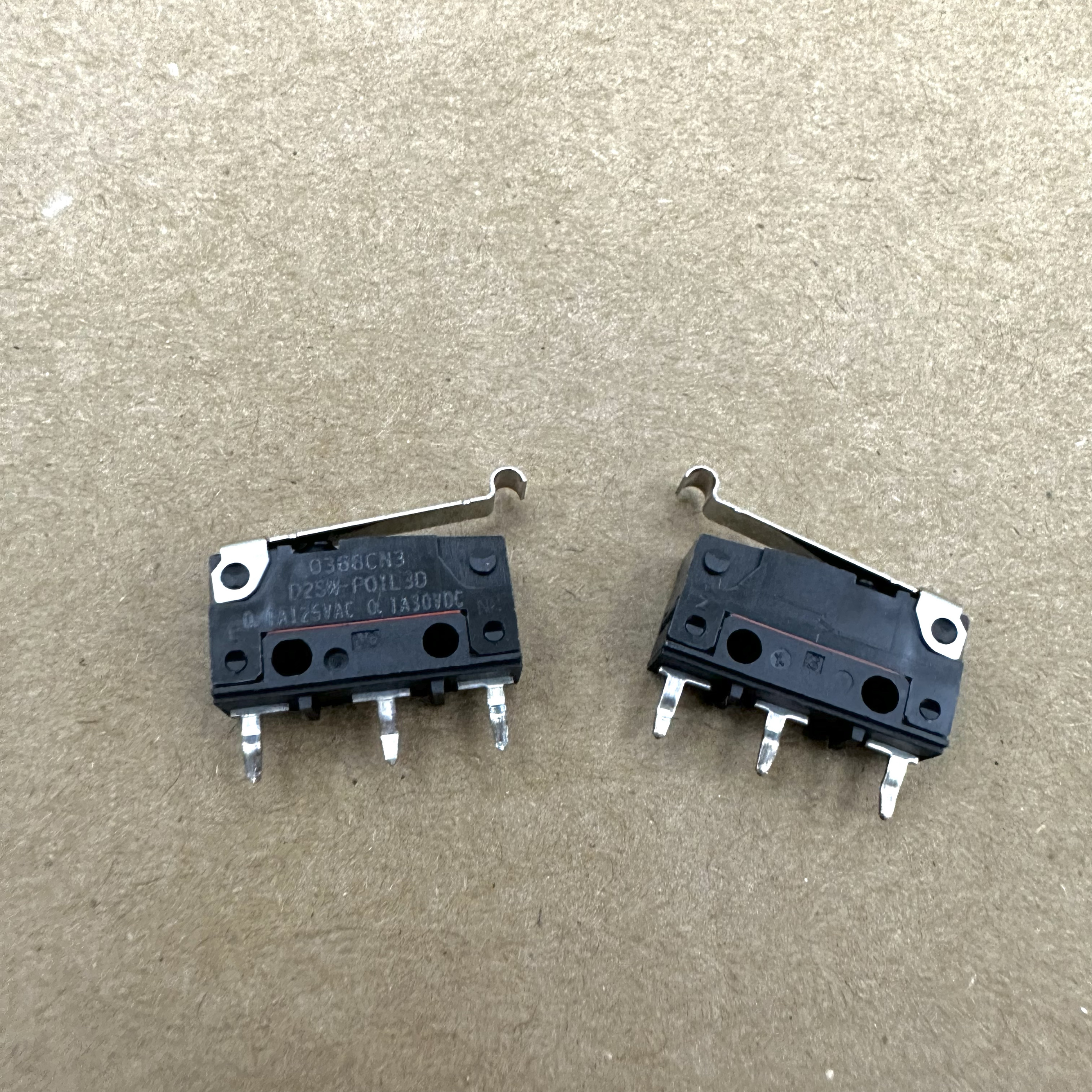 D2SW-P01L3D 日本OMRON欧姆龙 防尘防水微动开关 带弯柄 3脚 针脚
