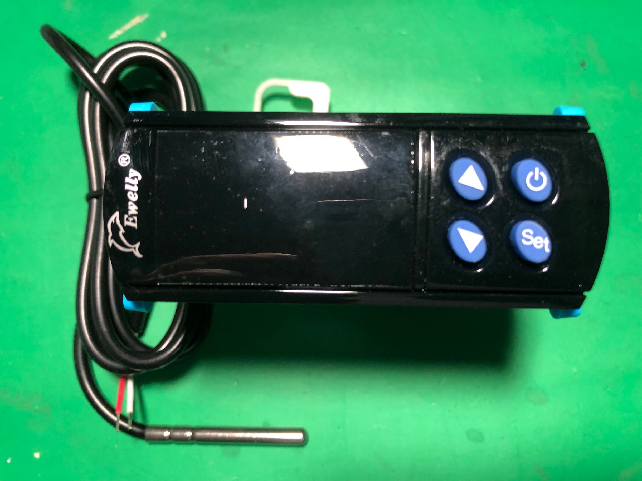 伊尼威利温控器冷暖度制