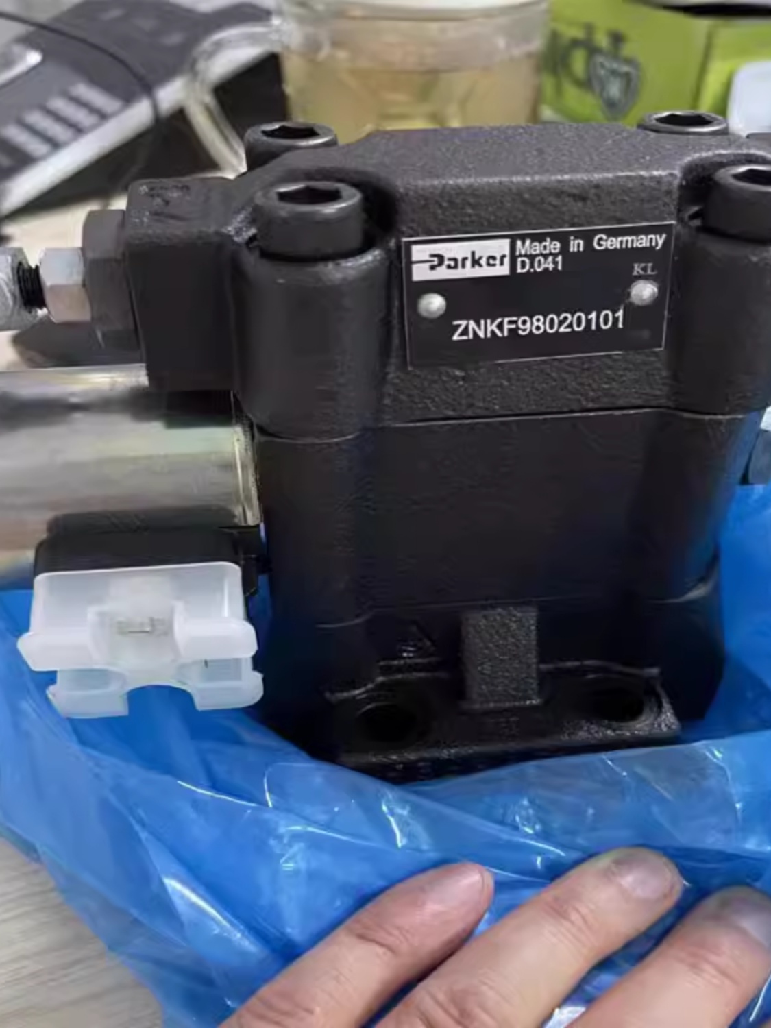 派克比例溢流016-82917-0 R5V0851312A1比例阀D91FCE02FC1NB7019