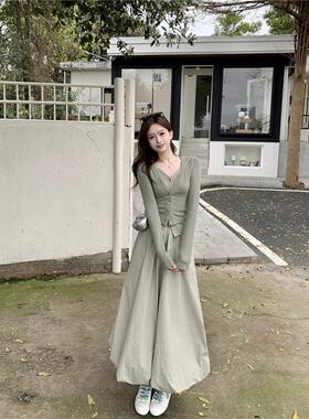 2024新款假两件撞色针织开衫+百搭工装蓬蓬花苞裙套装纯欲两件套