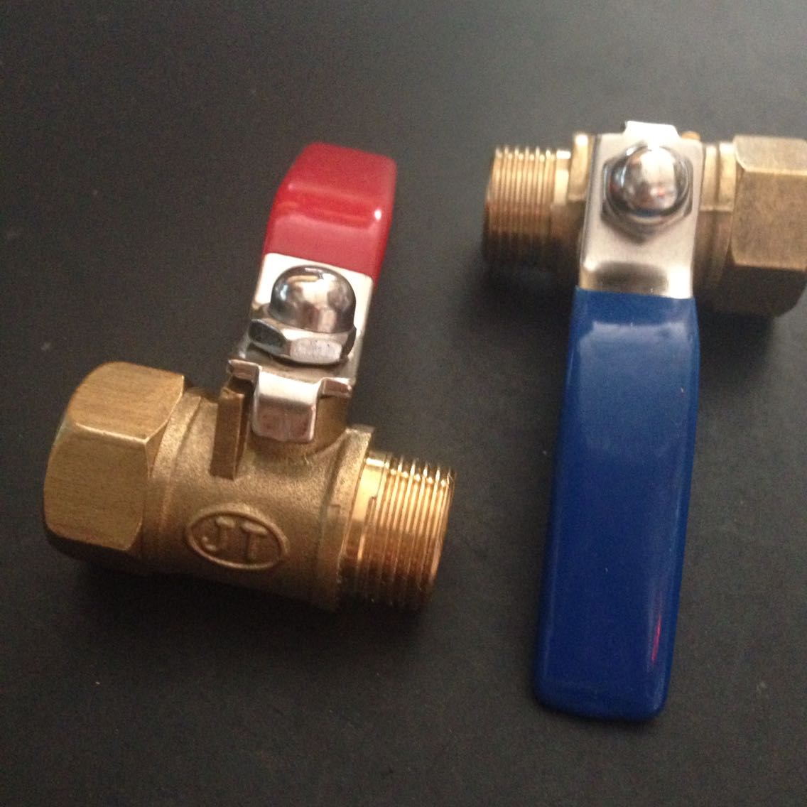 3分内外丝铜球阀3/8内外螺纹球阀DN10水管水排蓝兰红柄阀门开关
