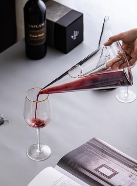 Hot Pyramid Red Wine Decanter Waterfall Pourer Fast Wine Bre