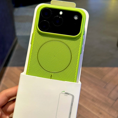 亮绿色超薄散热适用小米17Promax手机壳细圈磁吸15/14简约苹果17Pro蜂窝网孔iphone16plus独立按键全包镂空硬