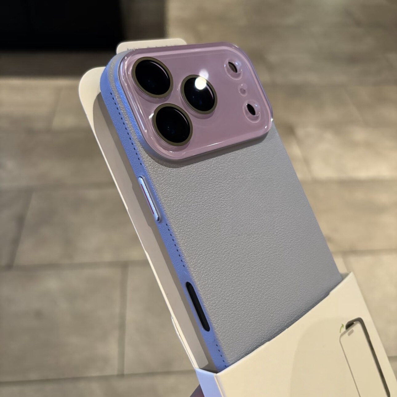 小红书推荐适用苹果17ProMax手机壳iPhone16香芋紫色15plus荔枝纹14水晶镜头13仿皮纹12全包17Air金属按键11