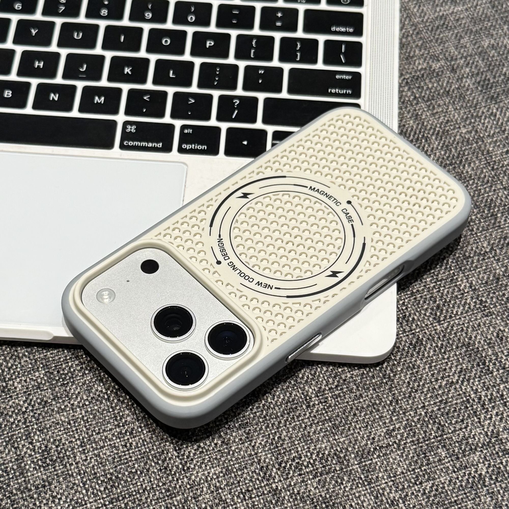 蜂窝撞色字母磁吸新款适用苹果17Promax手机壳灰白色iPhone16Pro全包防摔15镂空网孔iP14PM独立按键保护套13