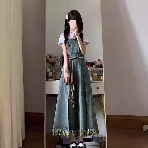 学院风毛边流苏吊带连衣裙