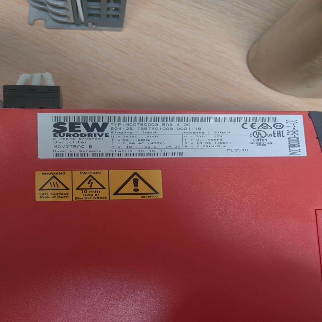 拆机SEW赛威变频器MC07B0003-5A3-4-00/0
