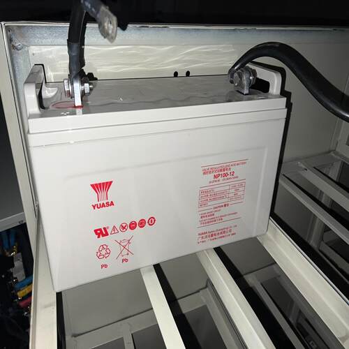 [德峰]汤浅电池多组，成色很好，型号：NP100-12，有懂行的可以