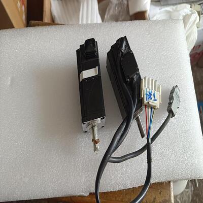 拆机安川小电机，SGMJV-01ADL21(新的，没有包装盒