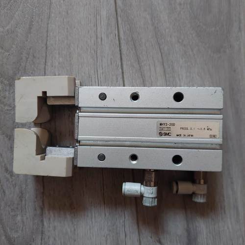 SMC日本原装正品手指气缸，MHZ2-20D。拆机件，成色实
