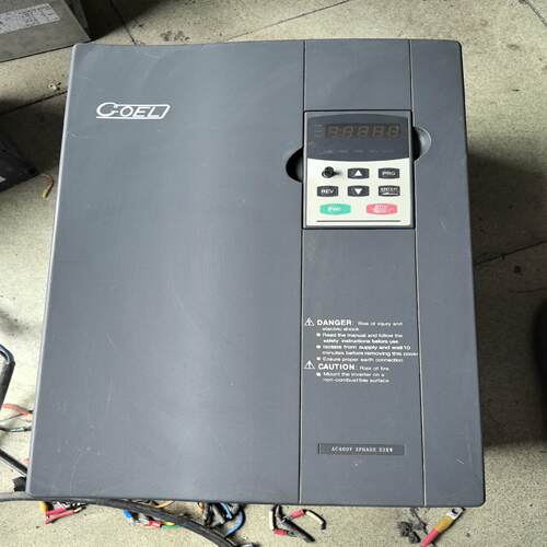 （设备配件）众辰变频器 实物拍摄 功能包好  C8300A22KN4-Y