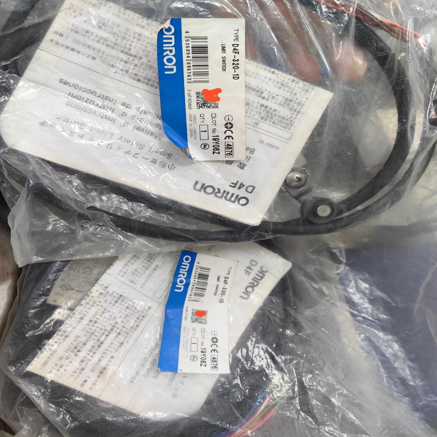 D4F-320-1D    全新原装限位开关，产品