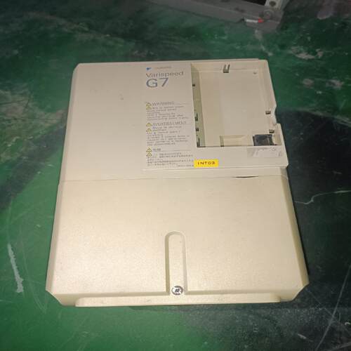 安川CIMR-G7A27P5变频器7.5kw-220V原装拆