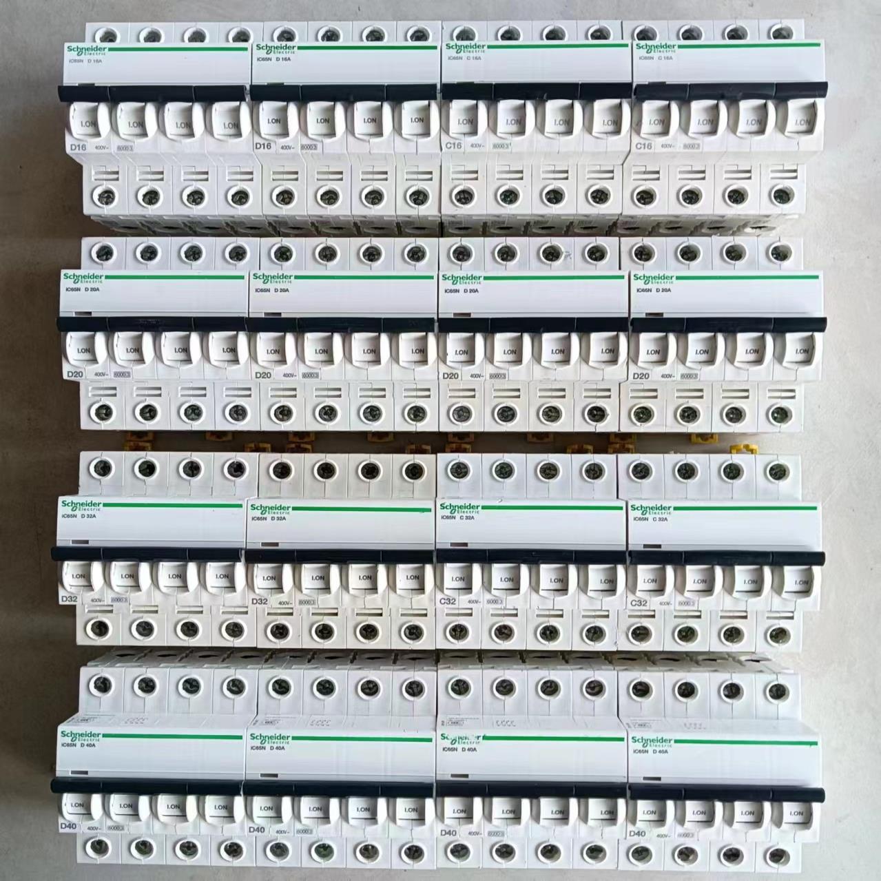 施耐德lC65N系列4P小型断路器：C型和D型，D16a至D
