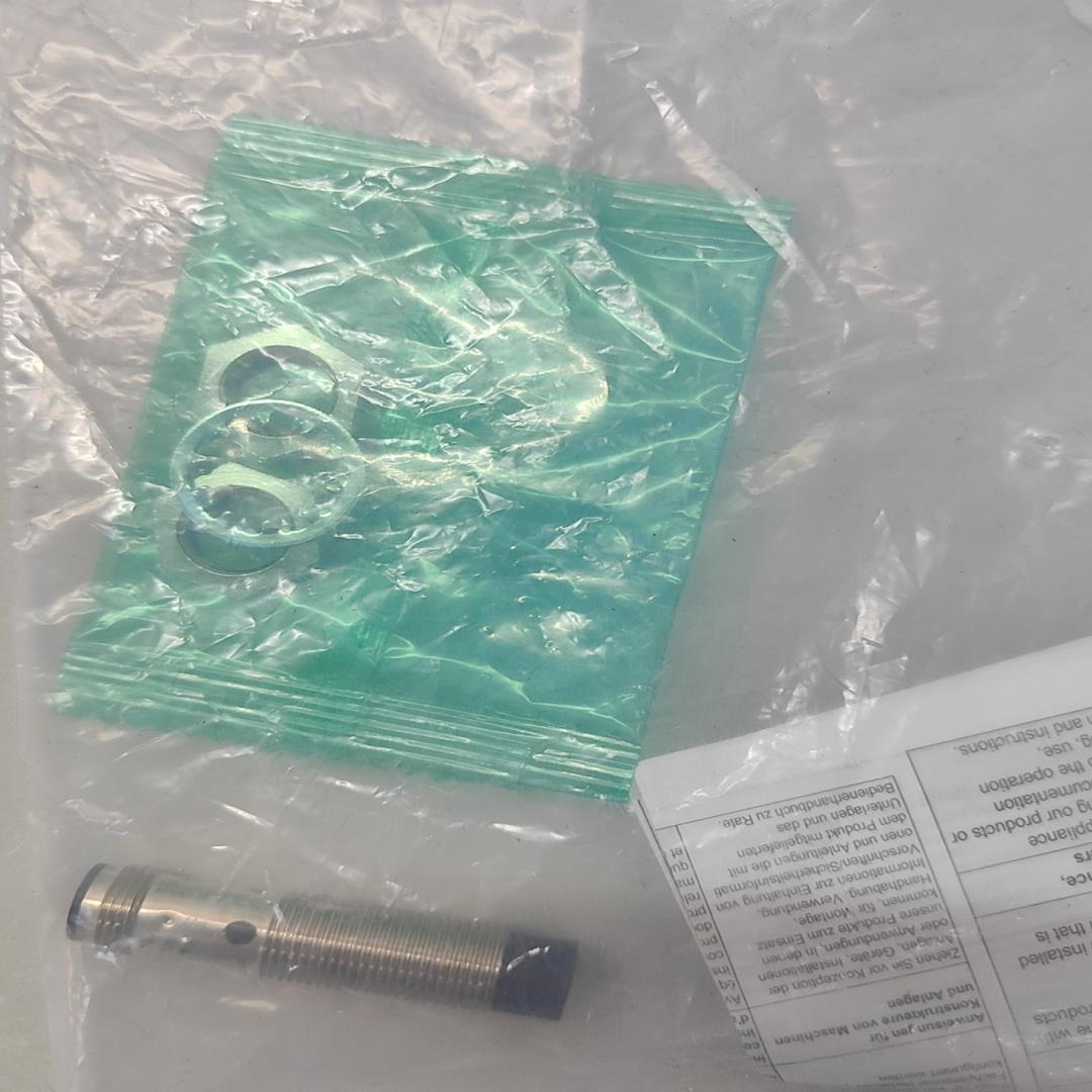 E2B-M12KN05-M1-C2