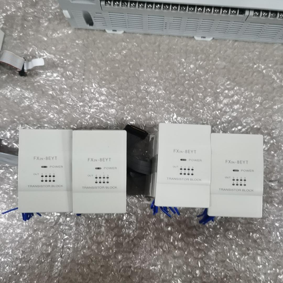 plc扩展：型号FX2N-8EYT。议价
