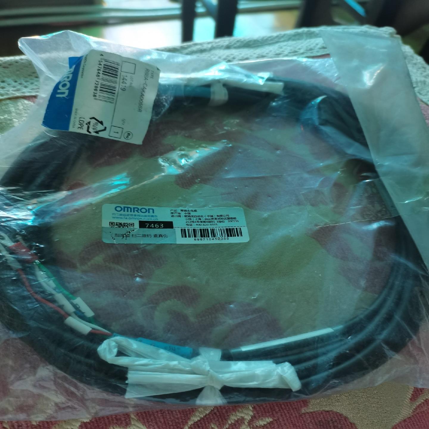 R88A-CAKA005SR电机电源电缆全新原装正品