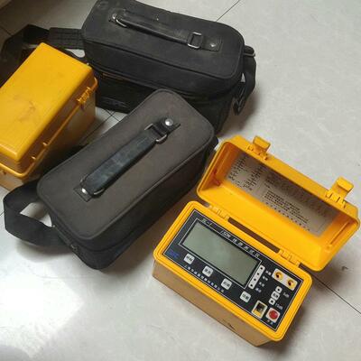 SL-1    ISDN线路测试仪只有主机，共计四台是单