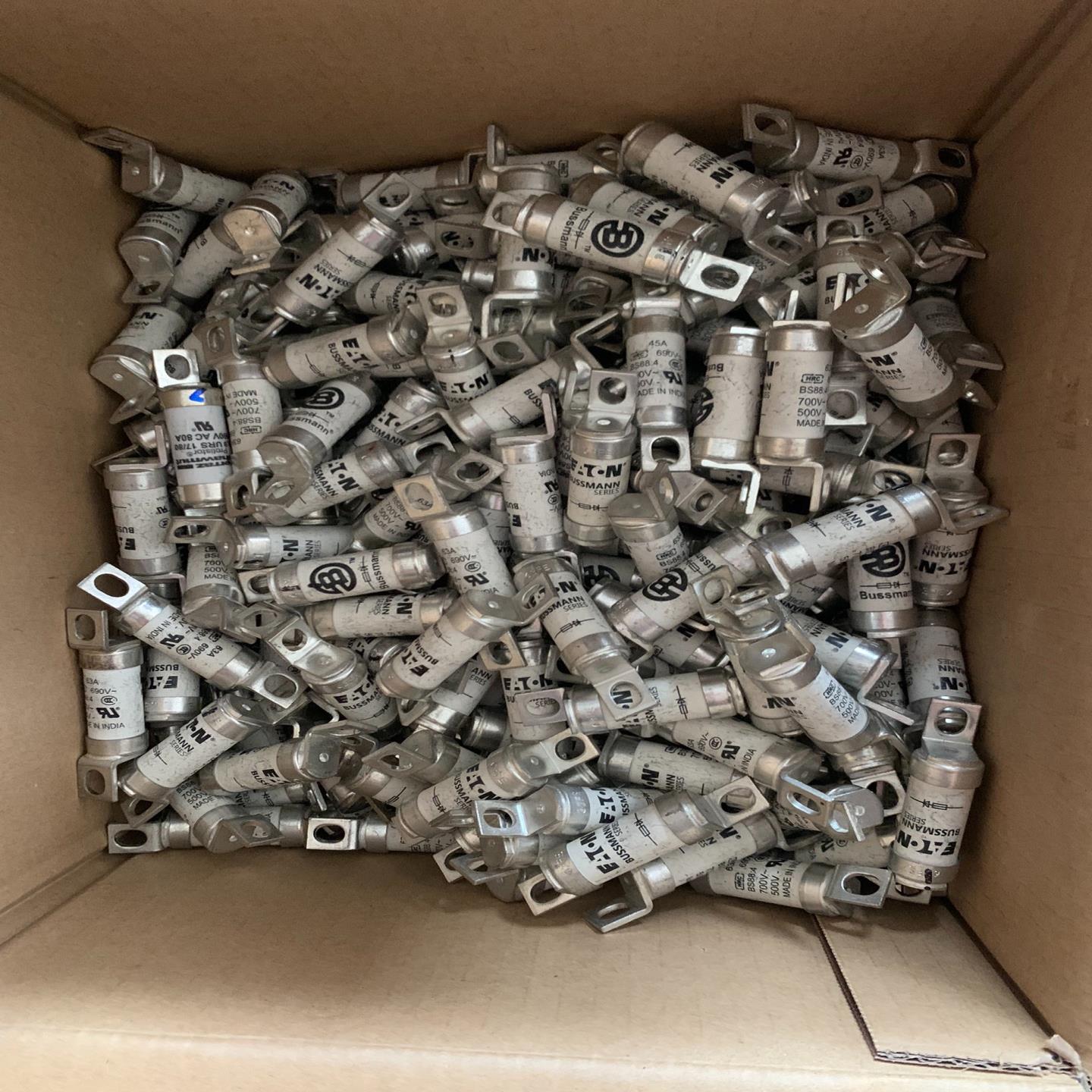 BUSSMANN保险丝熔断器,BS88:4熔断器,有63A和