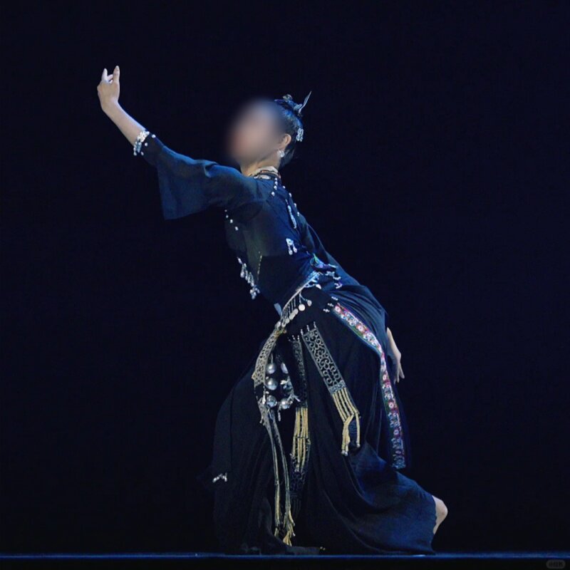《山顶》第十三届桃李杯舞蹈比赛专业女子独舞个性定制舞台表演服