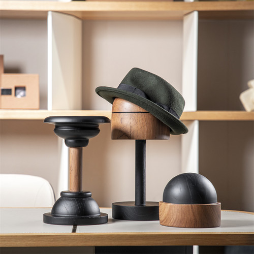 Darchin现代简约黑色木色木纹肌理帽撑样板房展厅卧室衣帽间