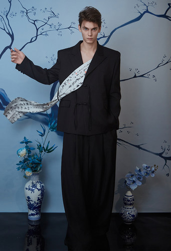 介尺JIECHI休闲西装飘带设计
