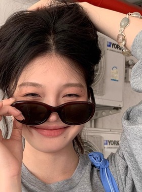 韩版复古港风椭圆酒红圆框墨镜