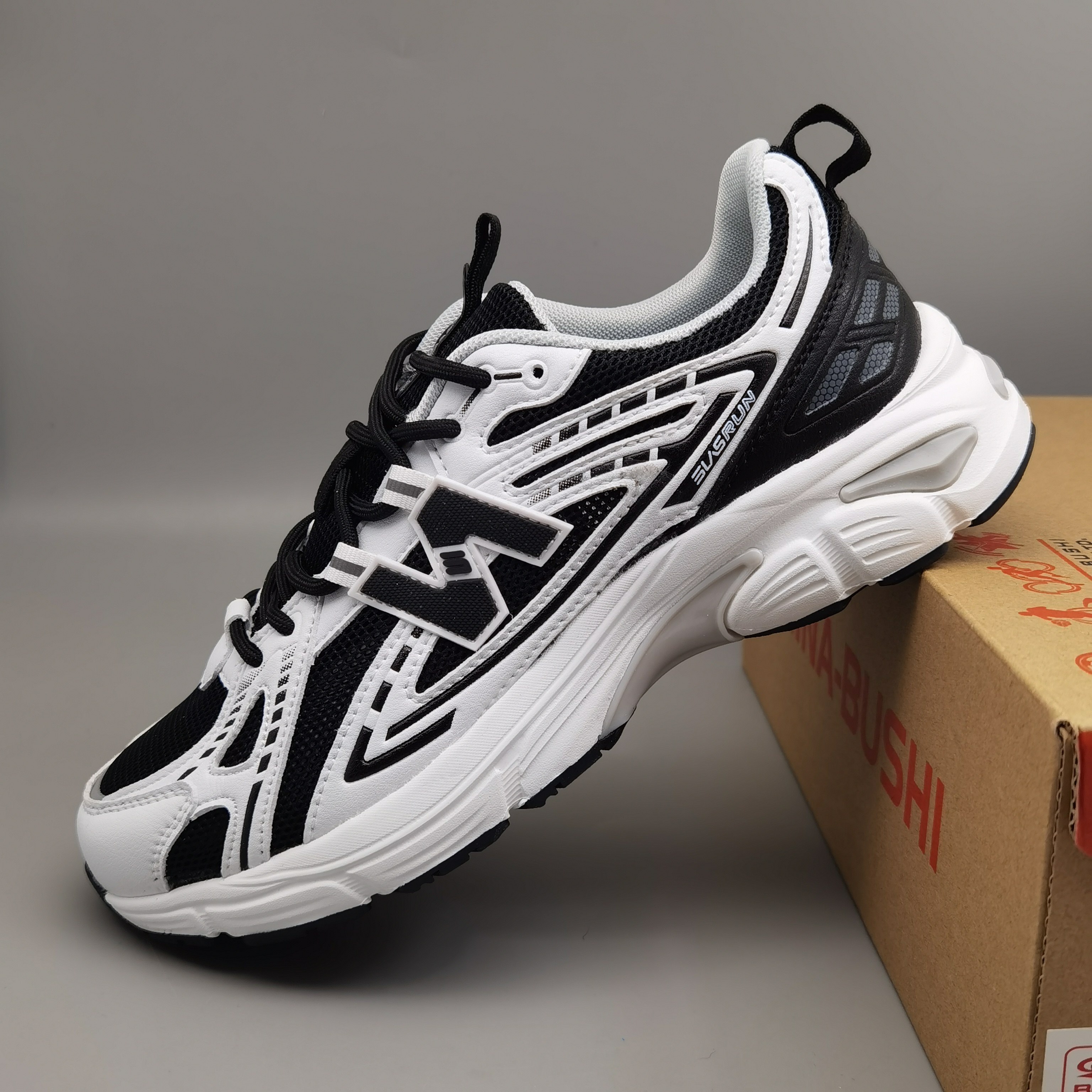 中国品牌自营步狮男女同款夏新款网眼透气休闲运动复古百搭减震鞋