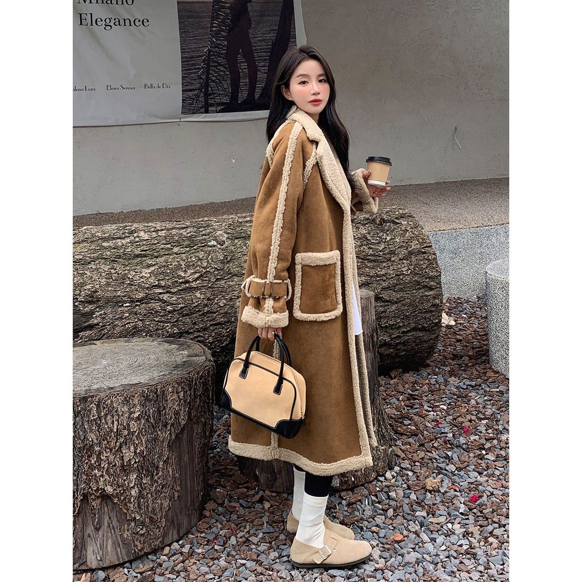 美拉德覆古卡其色皮毛一体羊羔毛大衣女冬季中长款加厚羊羔绒外套