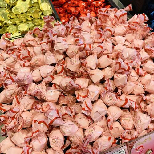 现 杏瑞士莲新品克货力卡布奇诺牛轧巧糖仁HBF海盐焦糖夹心