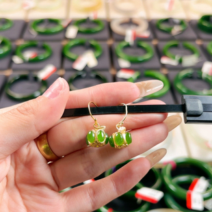 B6碧玉老料艳底艳阳绿无黑银镶设计款耳钉正价1299