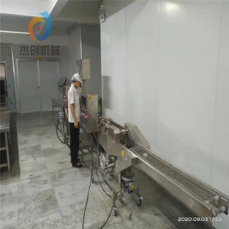 炸鲜奶上浆机全自动冰激凌挂浆机厂家红豆派上浆上糠小型生产线