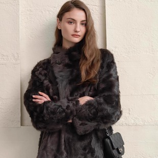 秋冬新款时尚高级感轻奢小湖羊双面穿轻薄小胎羊波光皮草大衣外套