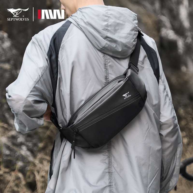 七匹狼潮牌胸包男士运动防水斜挎包潮流骑行背包男新款休闲单肩包