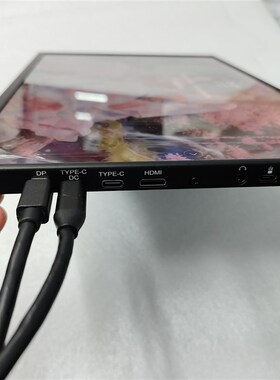 14.5寸原生分辩率3072X1920高刷新率120hz,亮度500 cd/m 便携屏