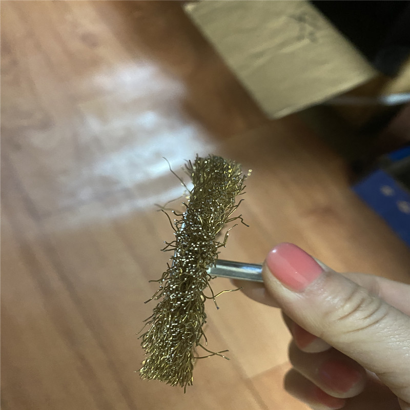 锯床钢丝刷 带锯床锯条钢丝轮刷 带锯床钢丝球 碗口钢刷带轴刷子