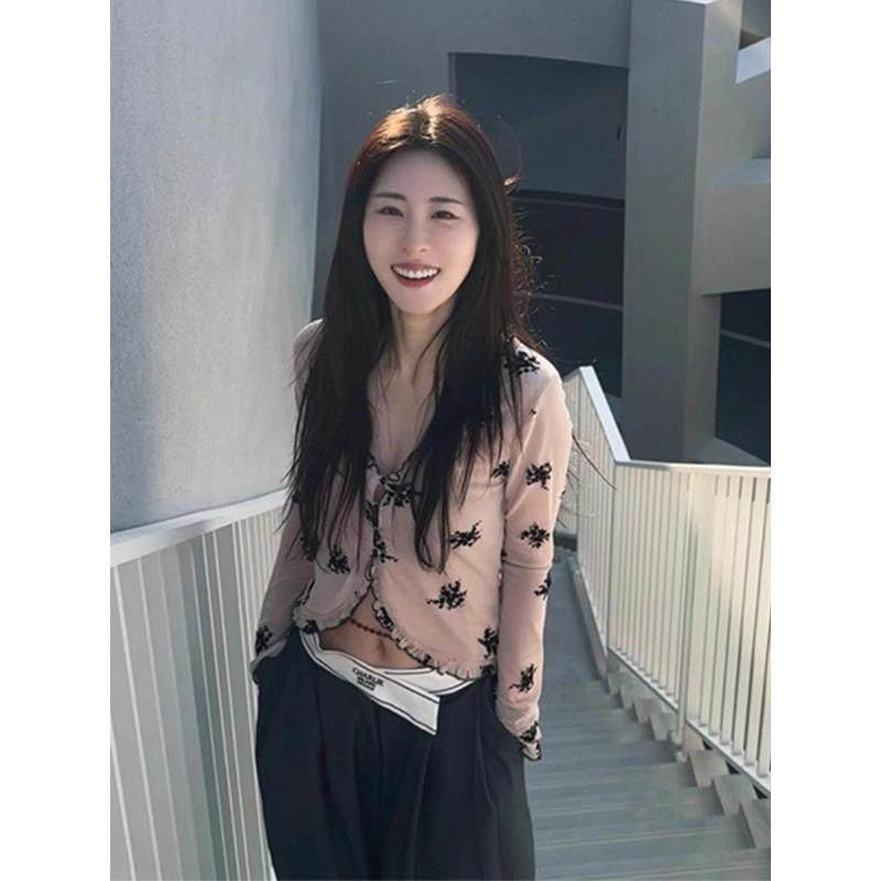 rouje bonjour裸色网纱V领印花长袖T恤女春季碎花木耳边内搭上衣,女装/女士精品,大码内搭,淘宝优惠券,粉丝福利购,淘宝优惠卷