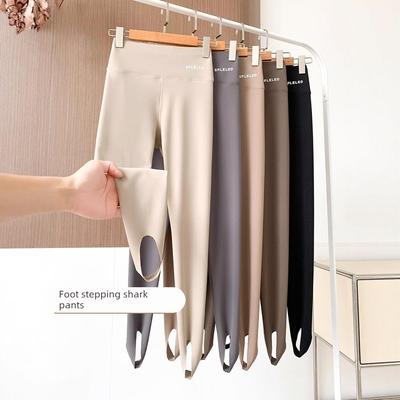 潮牌百搭修身踩脚鲨鱼裤女秋冬季2025年新款加绒提臀外穿打底裤子
