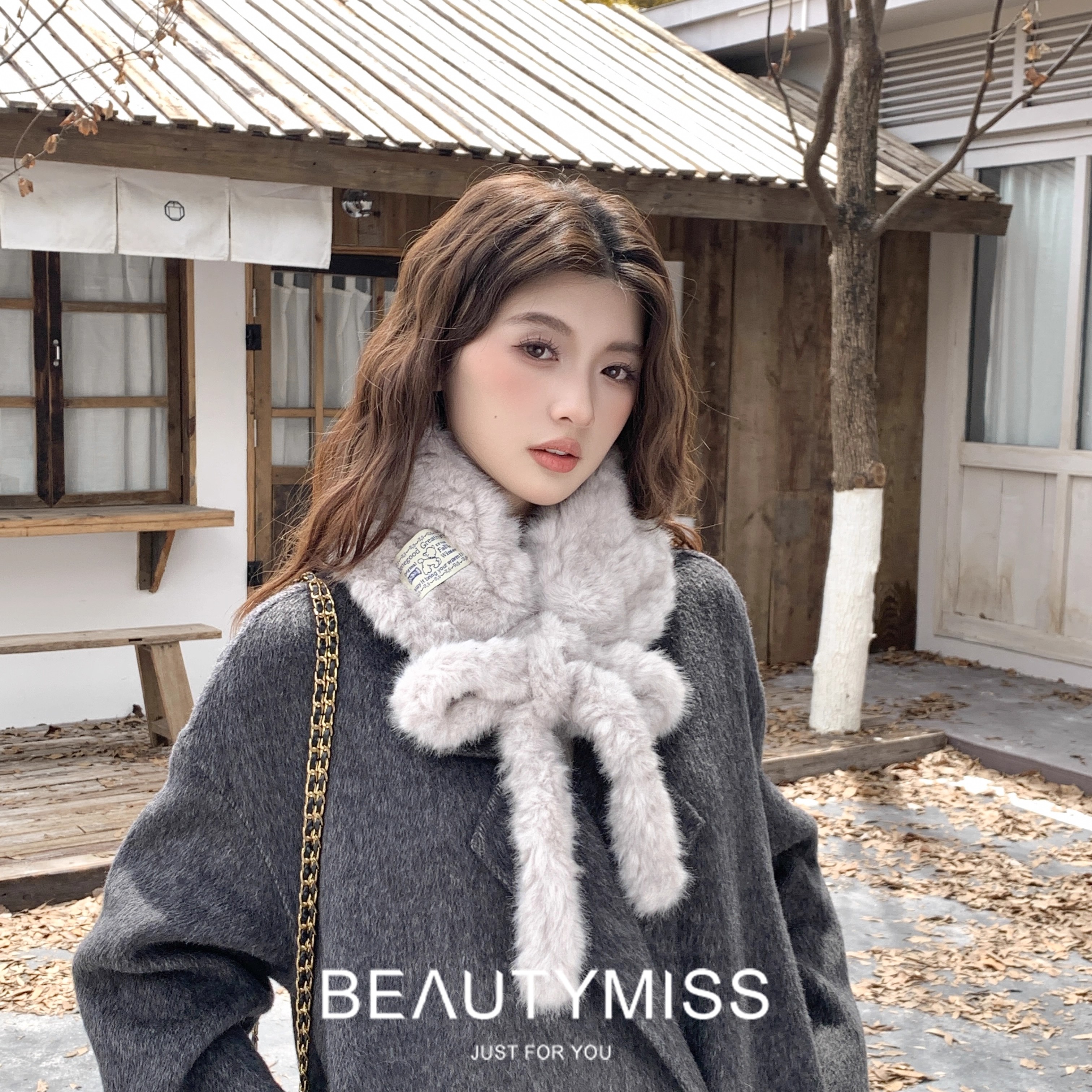 灰色毛毛围领配大衣加厚韩系围脖