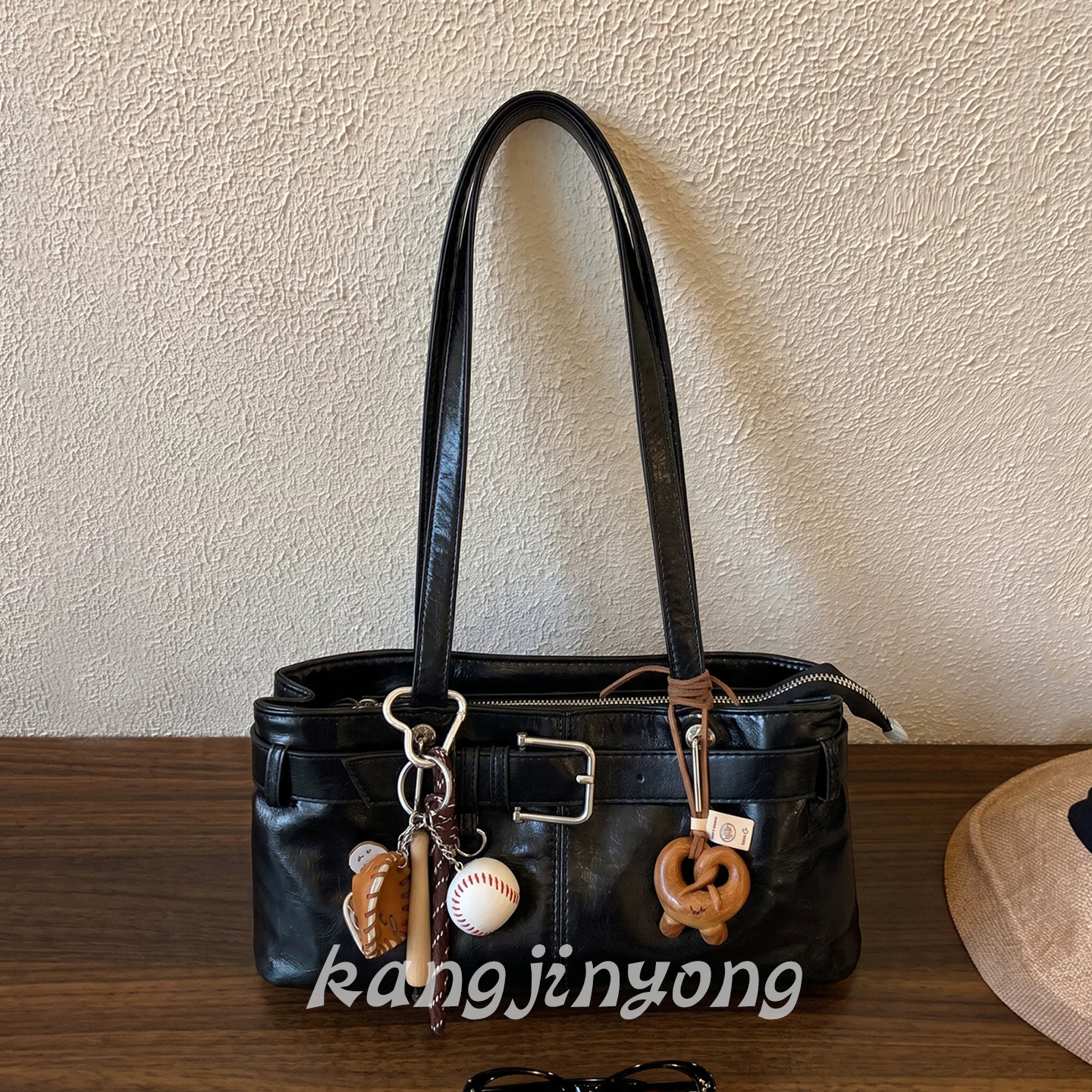 韩系复古小众黑色PU法棍包女