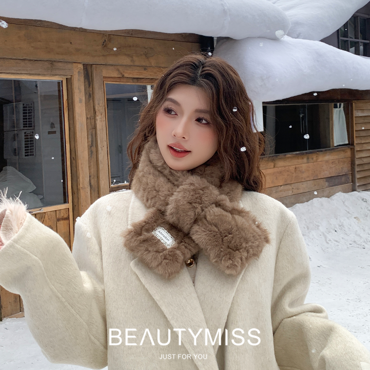 毛绒围巾咖色交叉围脖配大衣毛领