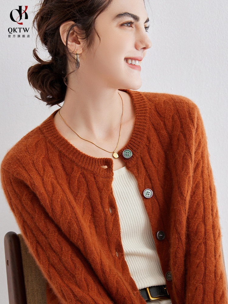 鄂尔多斯市羊绒衫女2025年秋冬季新款中老年针织开衫时尚外搭毛衣