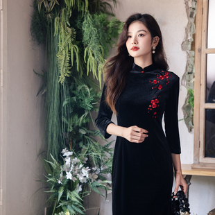 黑色梅花绣花旗袍2025新款 年轻女高级端庄气质优雅贵夫人日常宴会