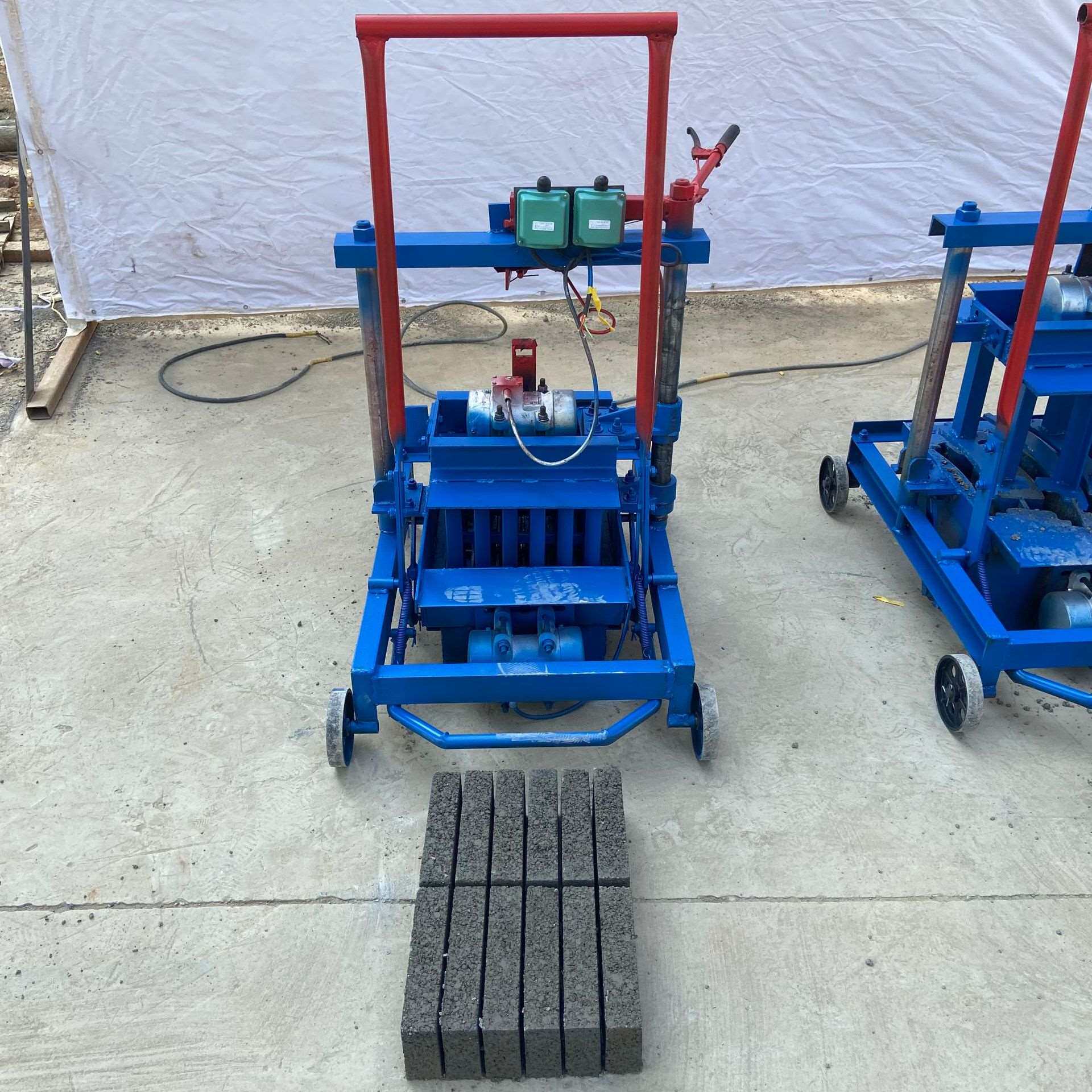 免烧砖机 小型移动砖机 空心砖机 家用两项电砖机 打砖机