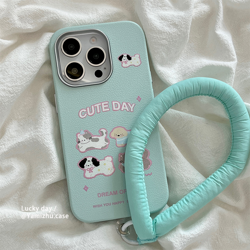 趣味卡通可爱猫咪小狗适用苹果16手机壳手腕挂绳iPhone14pro小众16PRO新款13硅胶15ProMax女款12防摔11全包套