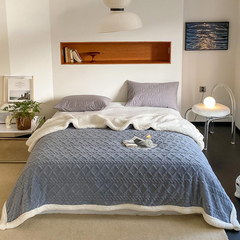 塔芙绒羊毛绒毯子毛毯盖被奶油色ins纯色双面礼品家用加厚保暖